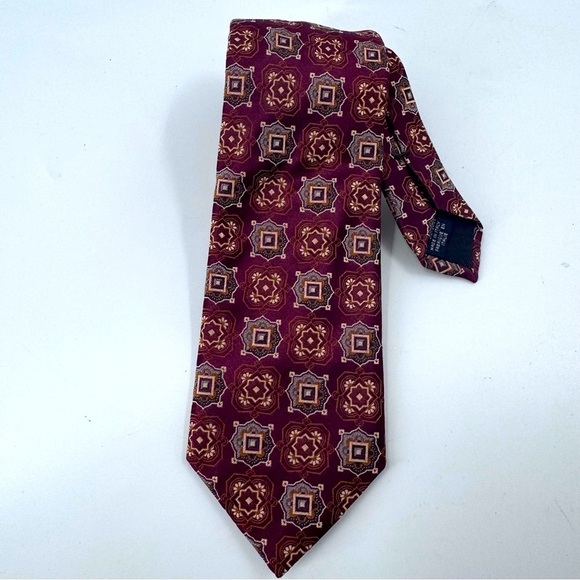 Canali Red and Black Geometric Pattern 100% Silk Tie - Picture 3 of 7
